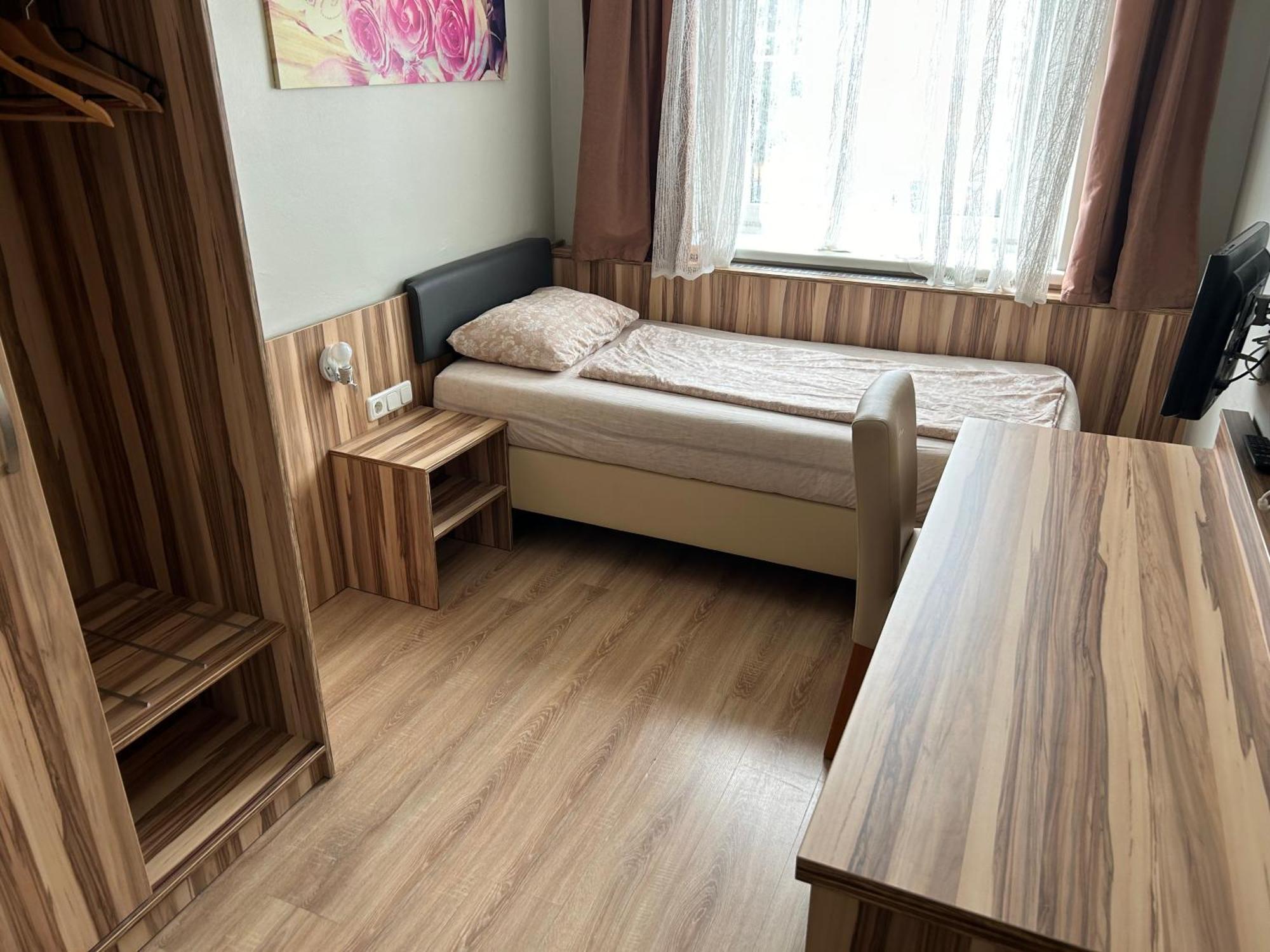 "Am Limes" Hotel Эннс Экстерьер фото